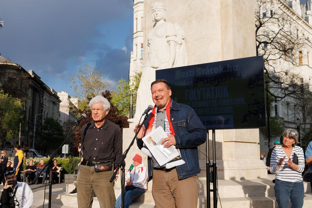 20260416 -- A Pesti Srácok és a Nemzeti Maximumért Alapítvány Magyar Úton Gyűlés nevű rendezvénye a Vértanúk terén. Püski István, Huth Gergely // fotó: Hatlaczki Balázs