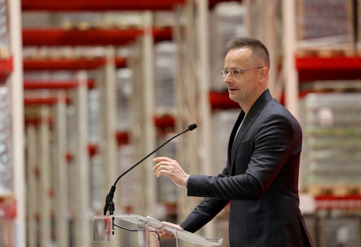 Akkor most ideje minden politikusra emberként, nem pedig mindenható robotként tekinteni