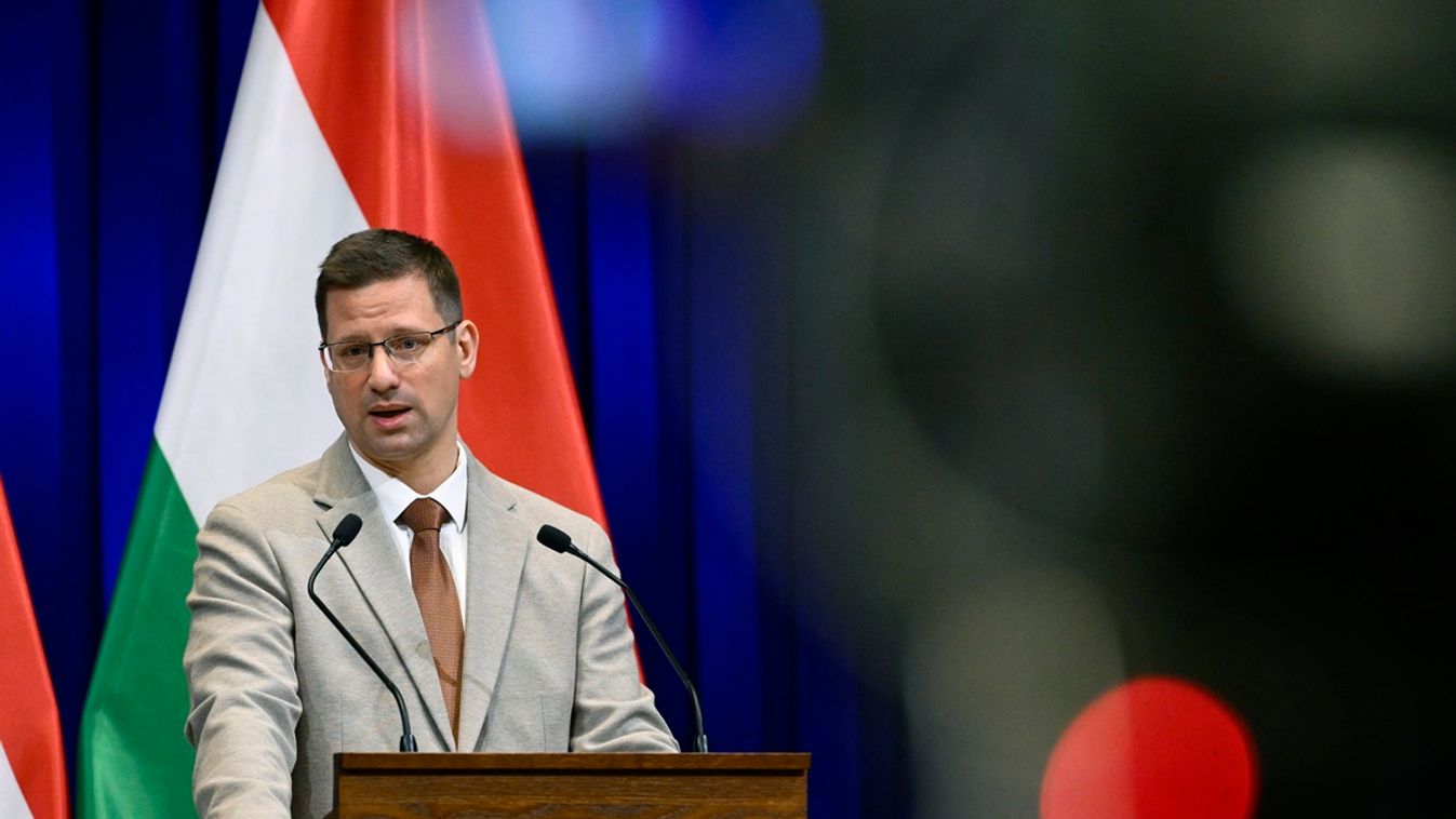 Kormányinfó:  Brüsszel azt követeli, hogy Magyarország függessze fel a védett üzemanyagárat (ÉLŐ - FRISSÜL)