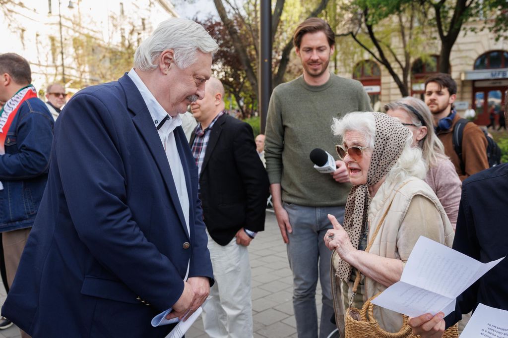 20260416 -- A Pesti Srácok és a Nemzeti Maximumért Alapítvány Magyar Úton Gyűlés nevű rendezvénye a Vértanúk terén. Gajdics Ottó // fotó: Hatlaczki Balázs