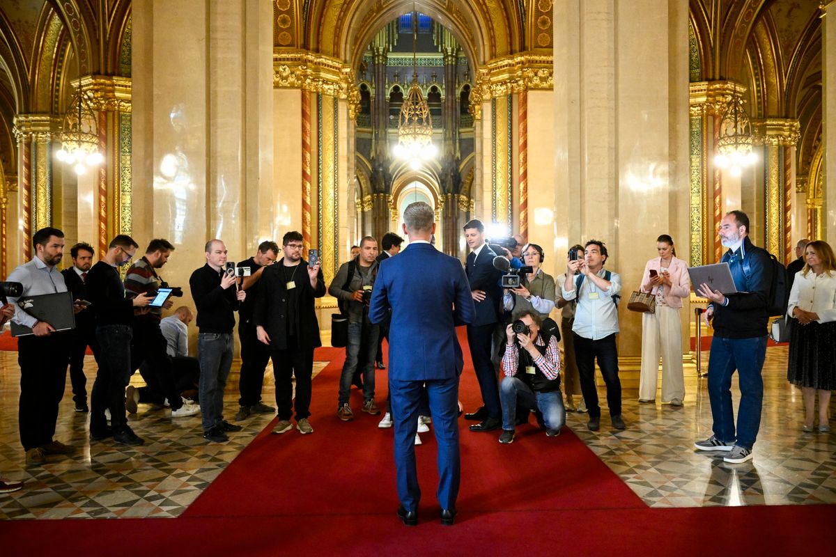 De mire tartják alkalmasnak Magyar Pétert? - Medián hangulatot kelt, és olyan dolgokról kérdezgeti az embereket, amiről valójában fogalmuk se lehet