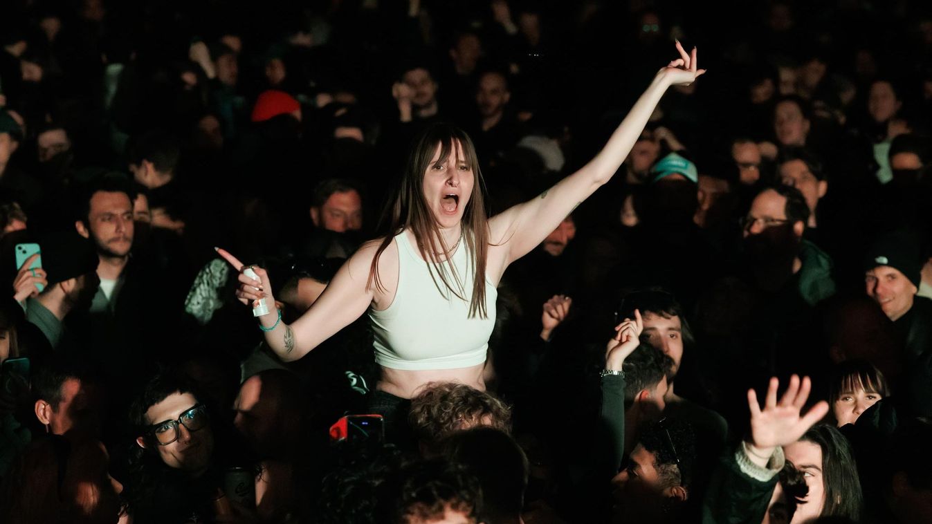 A beteg lelkek országát mostantól a főbeteg irányítja