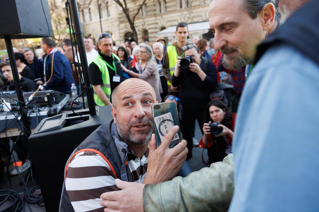 20260416 -- A Pesti Srácok és a Nemzeti Maximumért Alapítvány Magyar Úton Gyűlés nevű rendezvénye a Vértanúk terén. Szabó Bálint // fotó: Hatlaczki Balázs