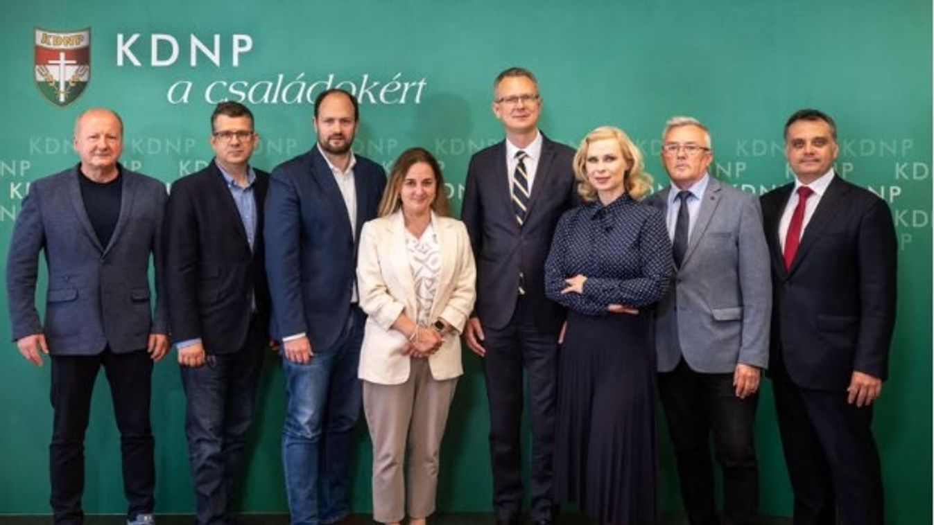 Megalakult a KDNP parlamenti frakciója, amelyet Rétvári Bence vezet