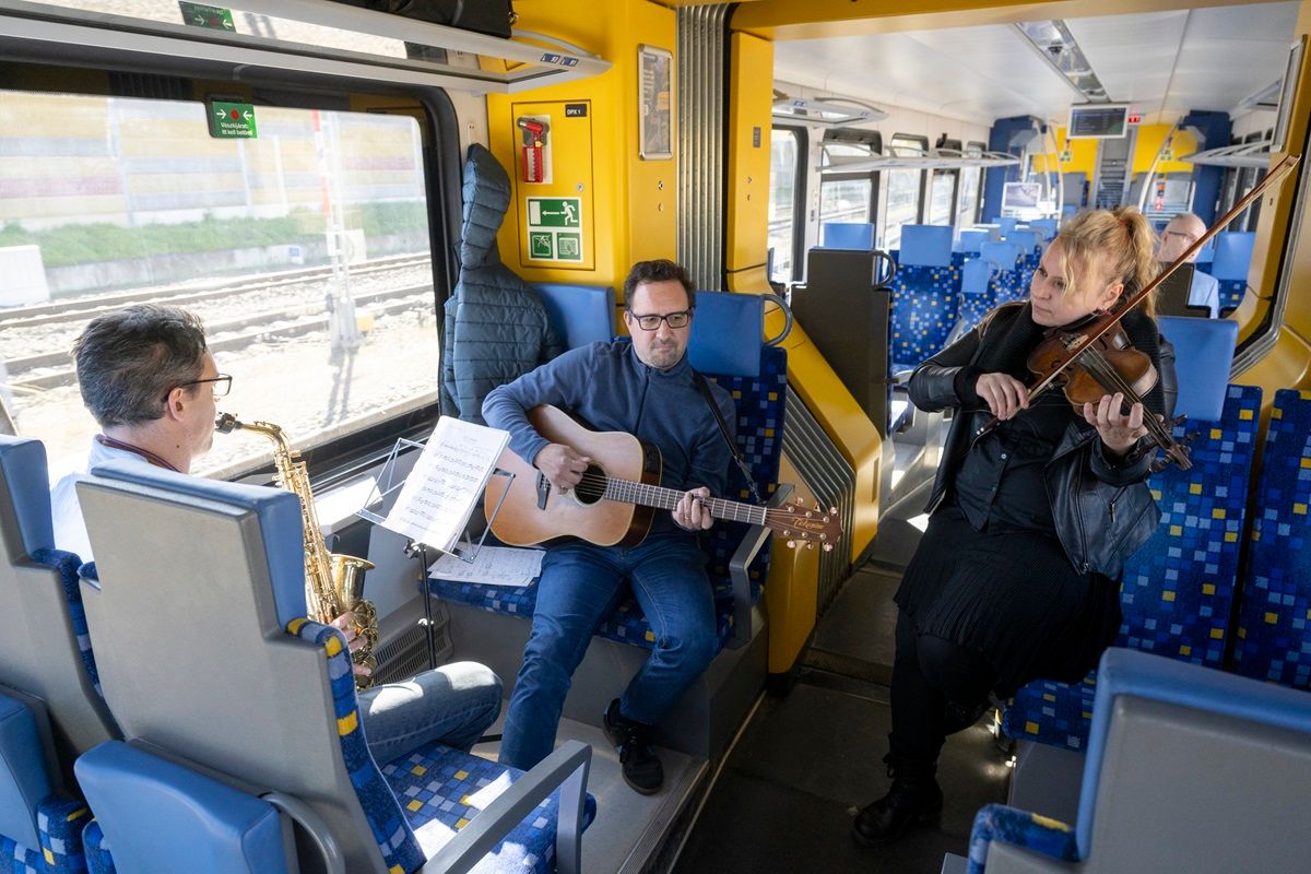 MÁV BEDE Péter; SZIRTES Edina Mókus