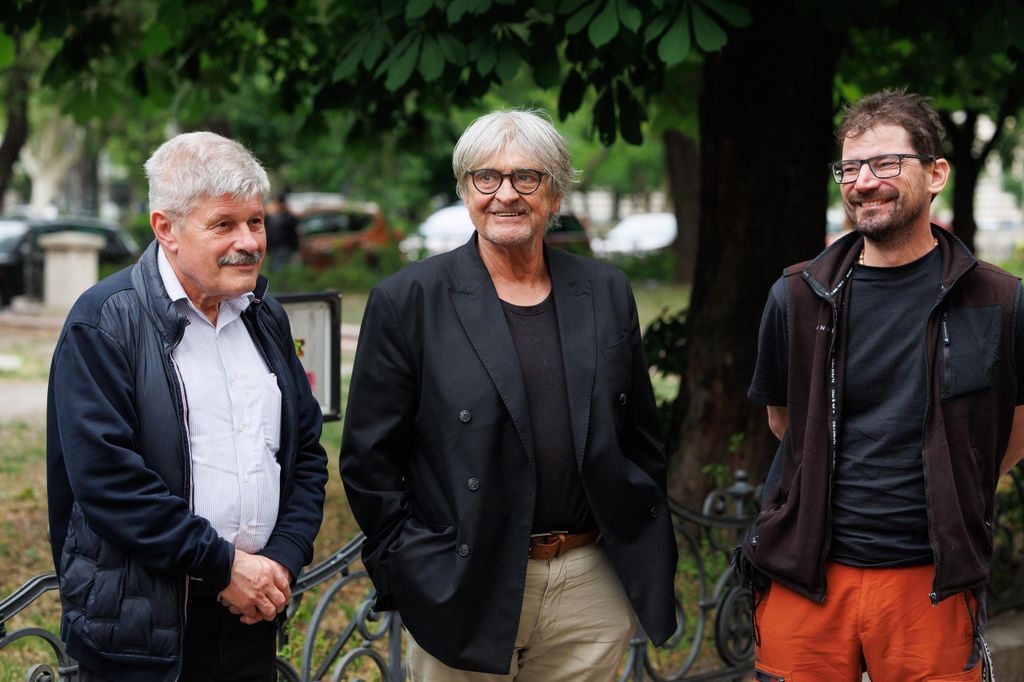 20260515 -- Csurka István emléktáblájának avatása a Hazatérés Templománál. Dörner György // fotó: Hatlaczki Balázs