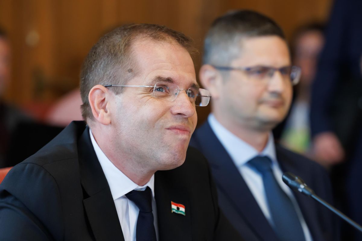 Ehhez pofa kell! Ruff a Gyurcsány-kormány komisszárja volt, most mégis az óbaloldallal való leszámolást ígérő Magyar Péter embere. Fotó: Hatlaczki Balázs