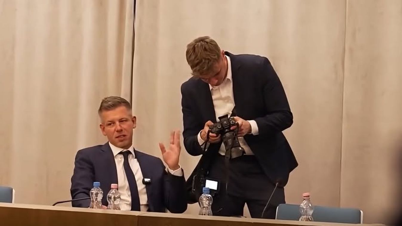 Miniszterelnök vagy vérhörcsög?