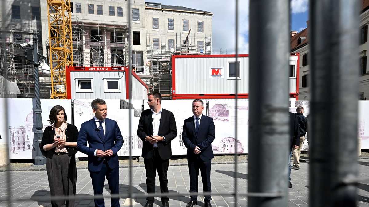 Letudtunk egy újabb látványszínház-előadást, most már azért jöhetne a politikai munka is, kedves Tisza-kormány!