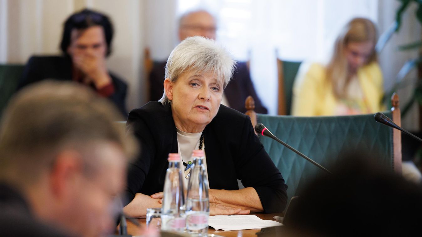 A vidéki iskolák bezárásánál csak az elkeserítőbb, ahogy Lannert Judit megmagyarázza