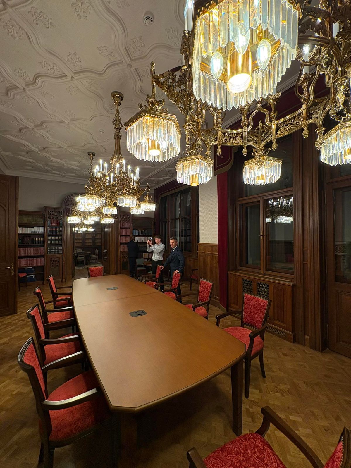szintet lép