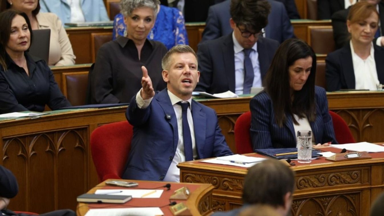 Tessék szépen, rendes diktátorként viselkedni!