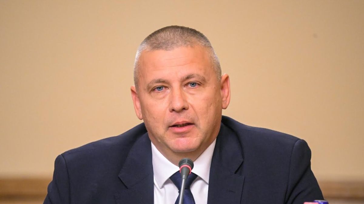 Ruszin-Szendi: nem küldünk katonát Ukrajnába, és visszaállítjuk a szolgálati nyugdíjat