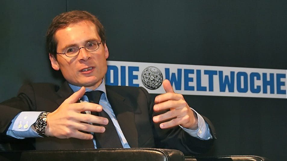 Roger Köppel,  a svájci konzervatív lap vezetője szerint Magyar Péter egy diktátor.