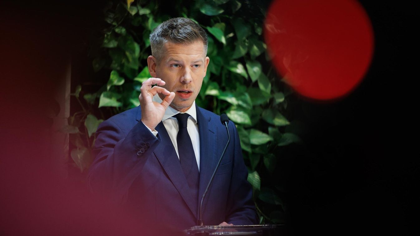 Orbán vezetéknevű többé nem lehet miniszterelnök