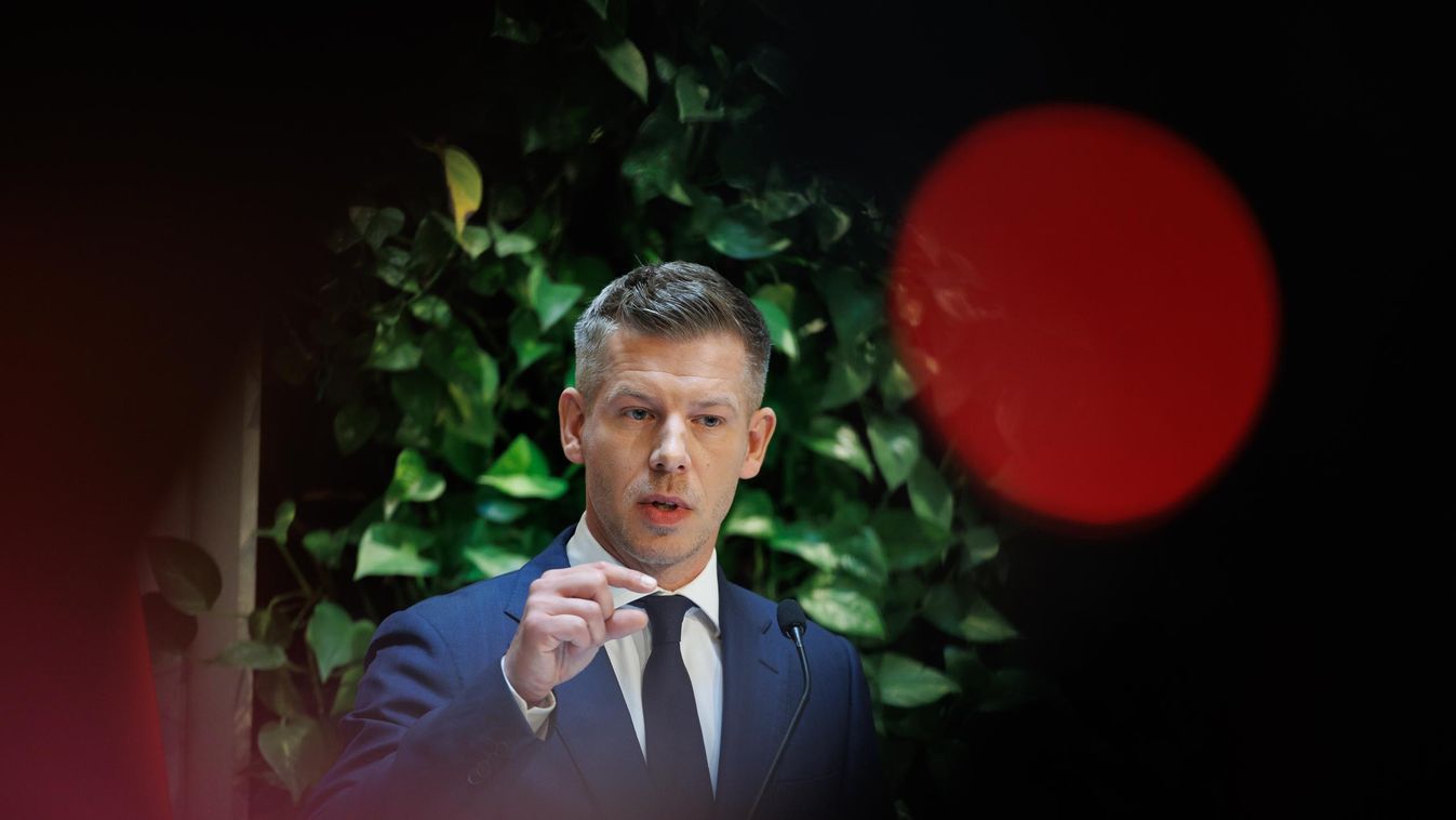 Reagált a Fidesz Magyar Péter hazug vádjaira a migránstábor létesítéséről