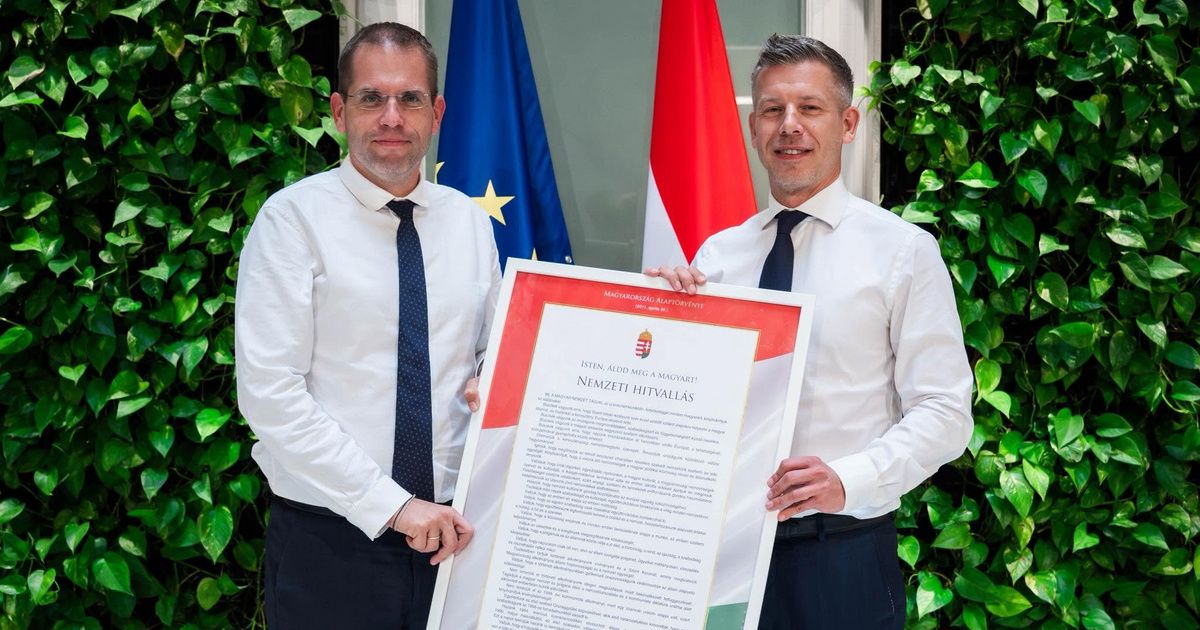 Vigyorogva dobják kukába nemzetünk hitvallását