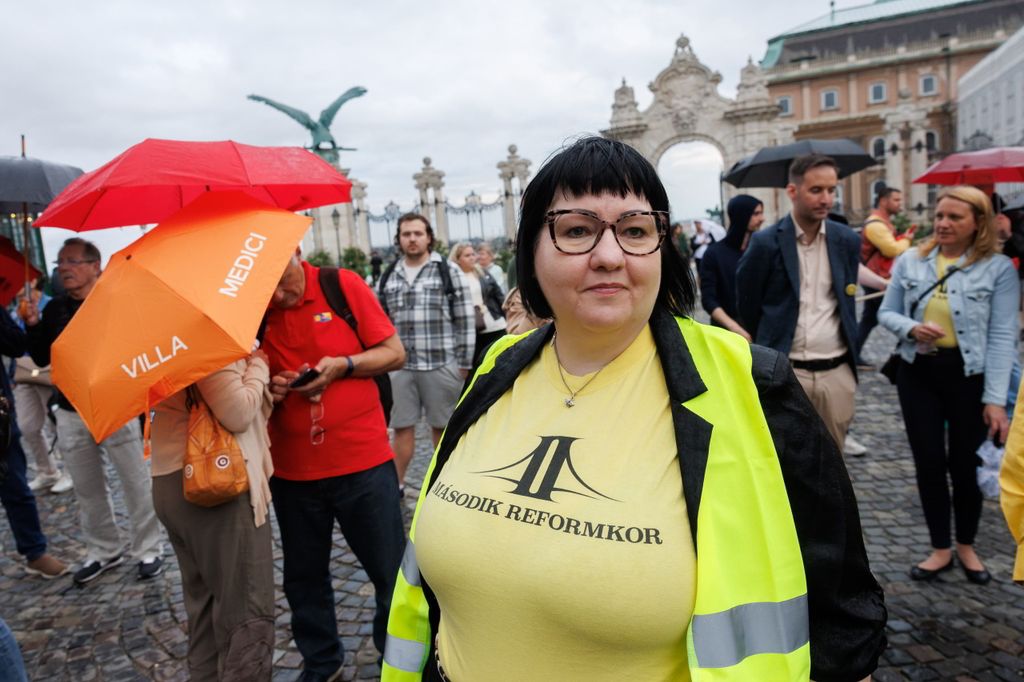 20260603 -- Vona Gábor és a Második Reformkor által szervezett tüntetés a Sándor Palota előtt, Sulyok Tamás ellen, a közvetlen elnökválasztásért. // fotó: Hatlaczki Balázs