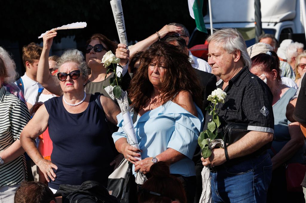 20260607 -- Tüntetás Sulyok Tamásért a Sándor Palota előtt. // fotó: Hatlaczki Balázs