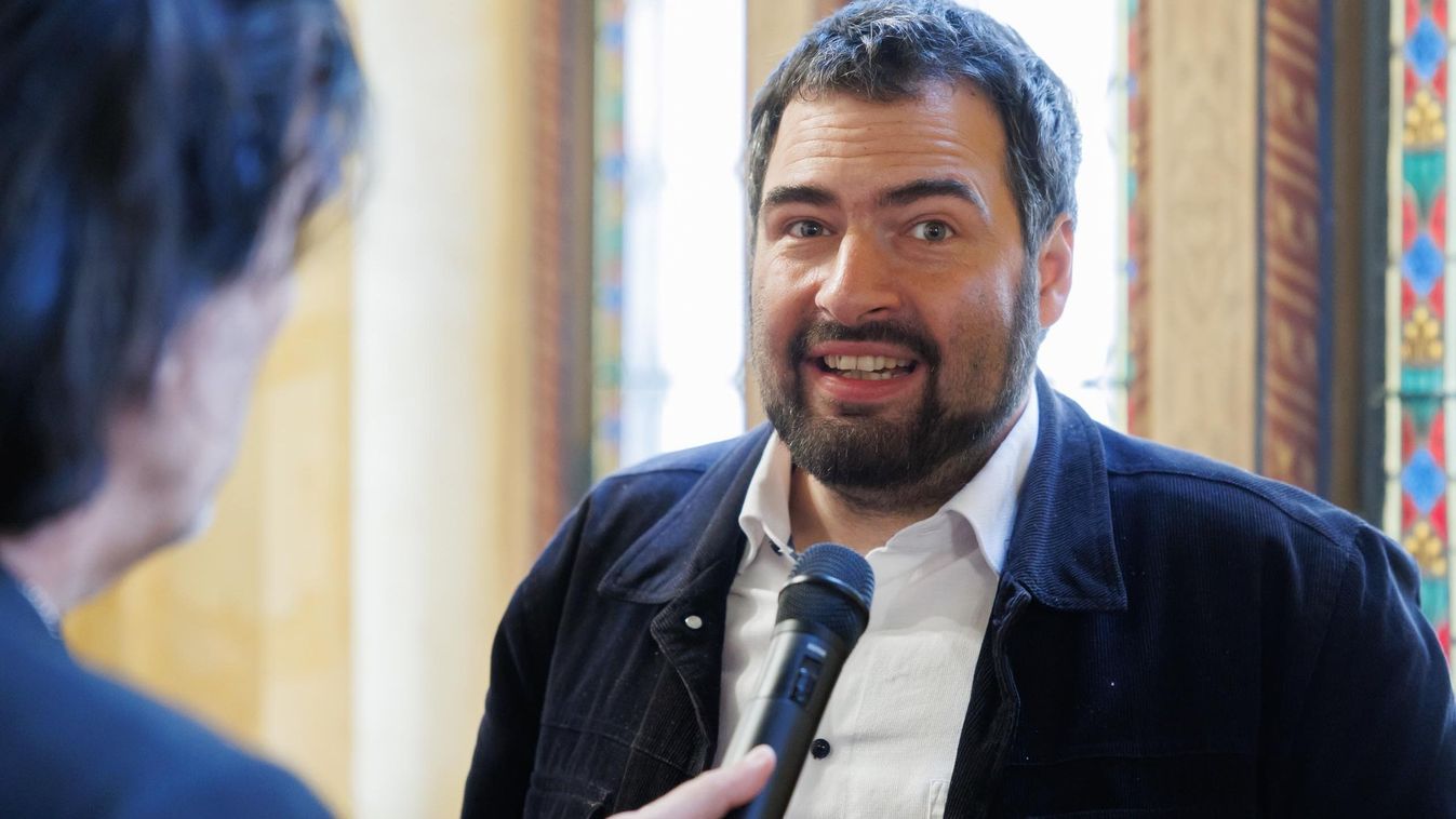 Jámbor Bandi konkrétan leidiótázza mindazokat, akik nem szeretnék, hogy a gyerekeinket szivárványos aktivisták neveljék az iskolákban