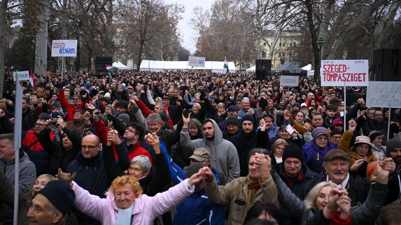 Erről kínosan hallgat a "vezér": Néhány ember lézengett csak az ostorosi Tisza-sziget találkozón