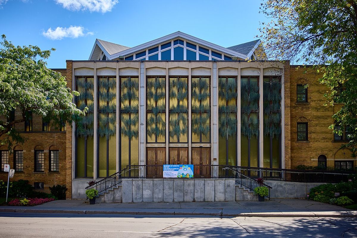 Temple Emanu-El-Beth Sholom, a kanadai főváros zsinagógája.