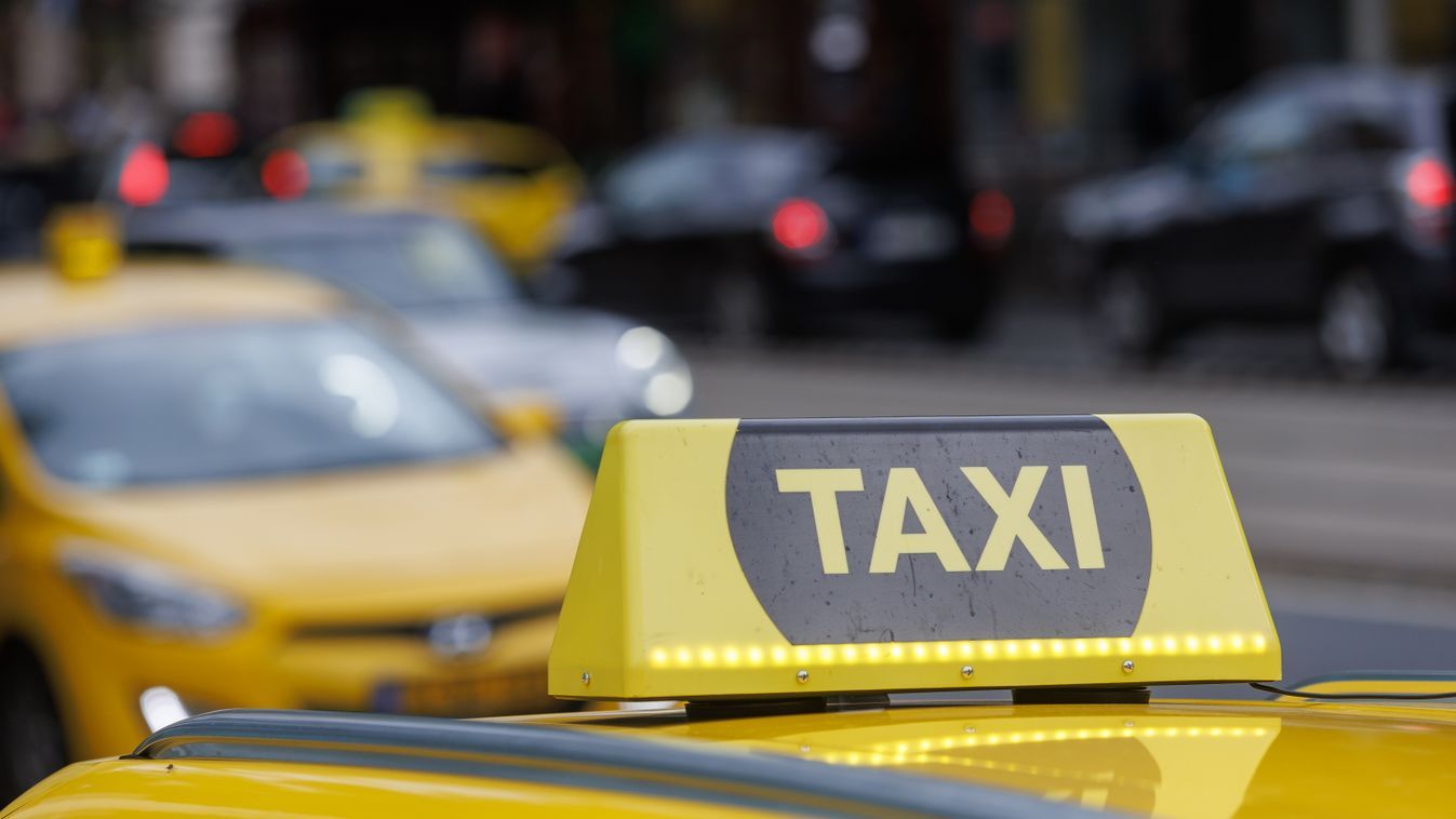 Demonstrációt hirdettek a taxisok