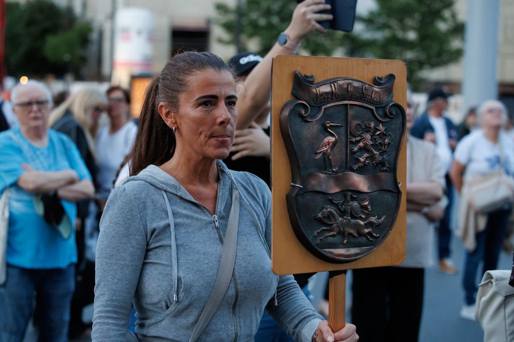 20260604 -- A nemzeti összetartozás napja alkalmából a Kossuth téren fáklyákból kirakják a Kárpát-Hazát, Szilágyi Ákos szervezésében. // fotó: Hatlaczki Balázs